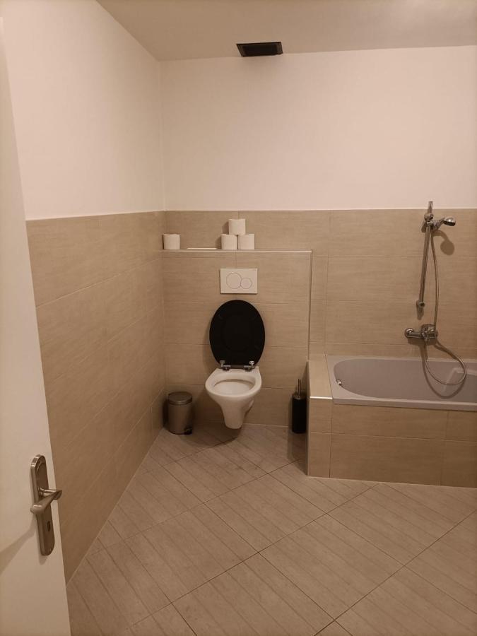 Krefeld House - 20 Min To Dus Airport & Messe Lägenhet Exteriör bild